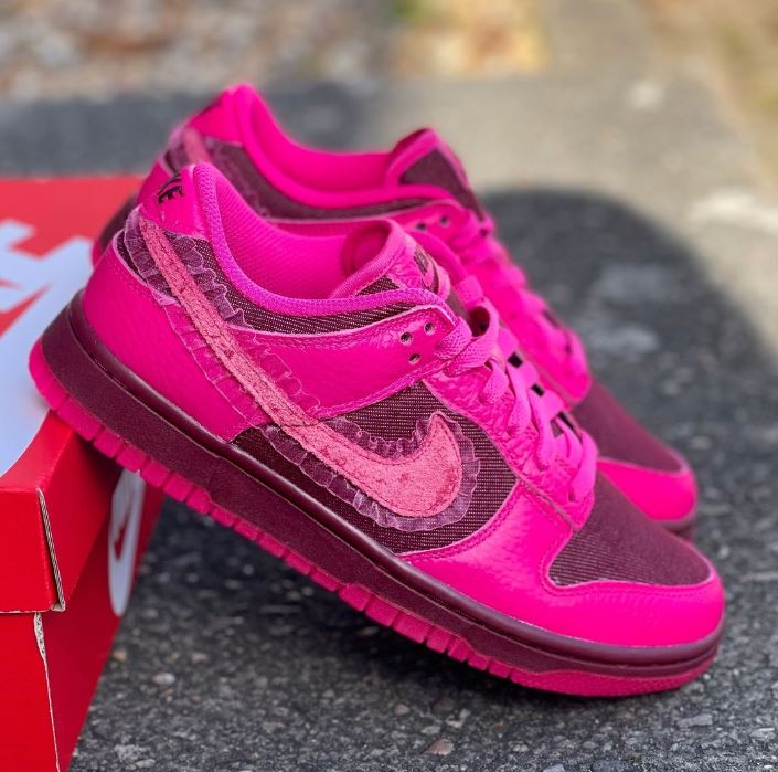 Arrow Dunks Wonka Star Chalamet Designs Own-Themed Nike Dunks – Foot World
