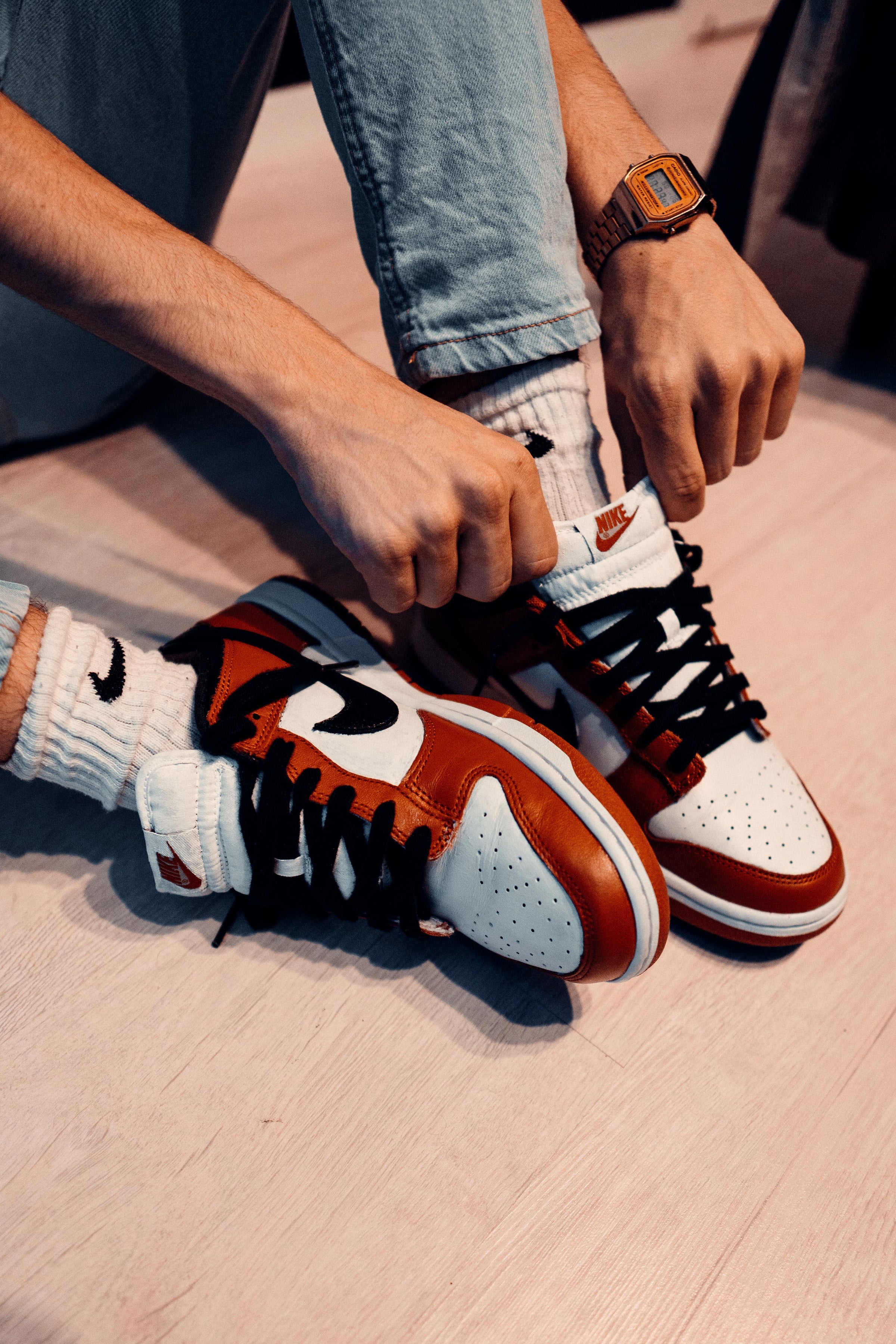 Dunk_low_anniversary-Foot World stocking authentic Jordan Nike Adidas find the sneakers you want
