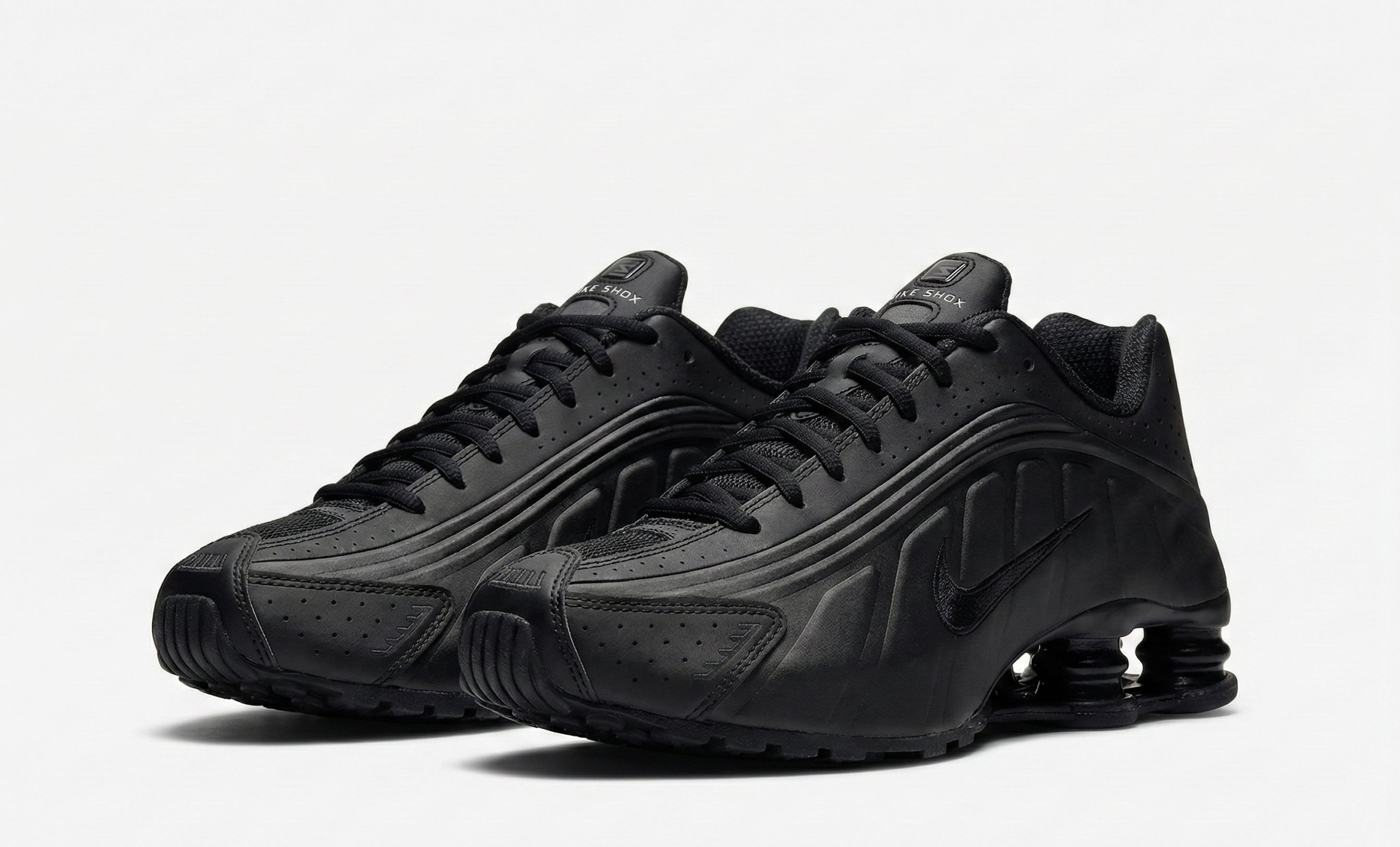 nike shox r4 plus