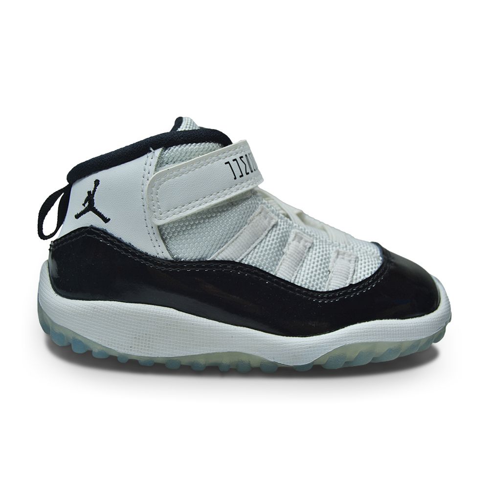 Jordan 11 Foot World