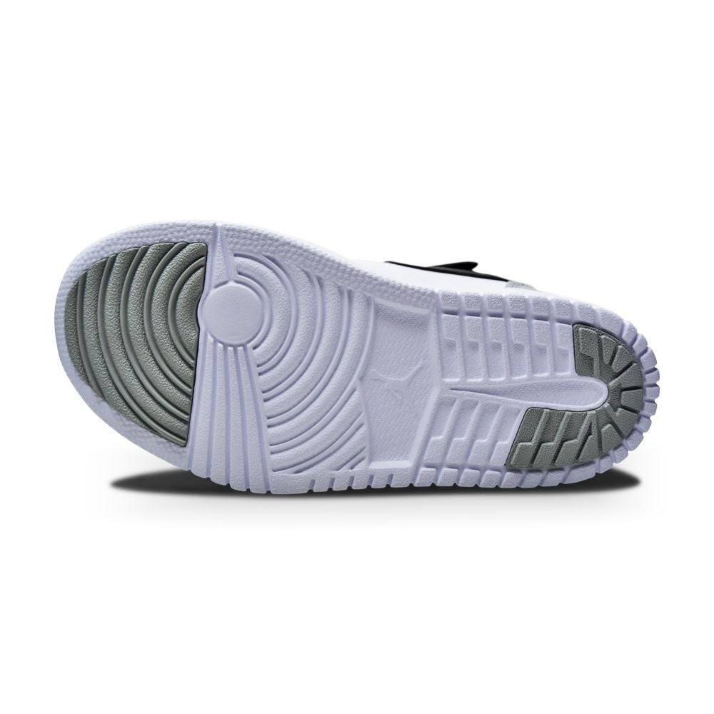 air jordan 1 light smoke grey low on feet