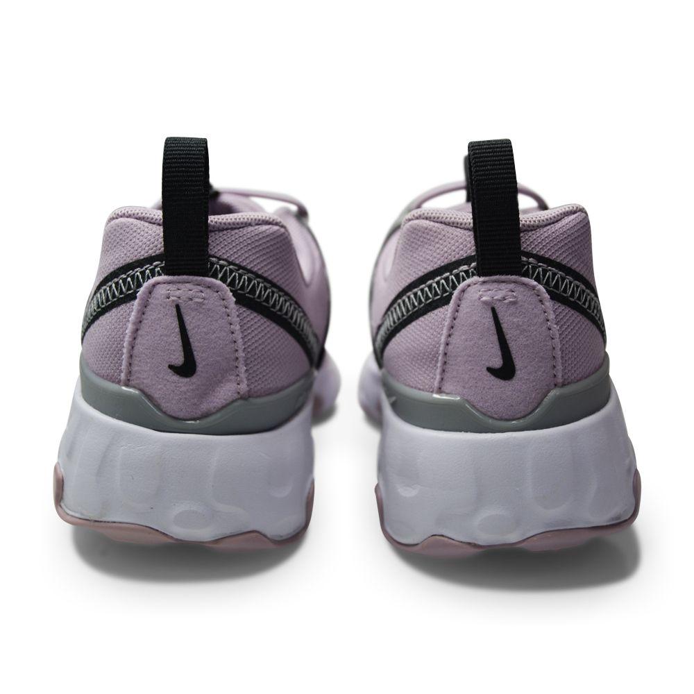 childrens nike element