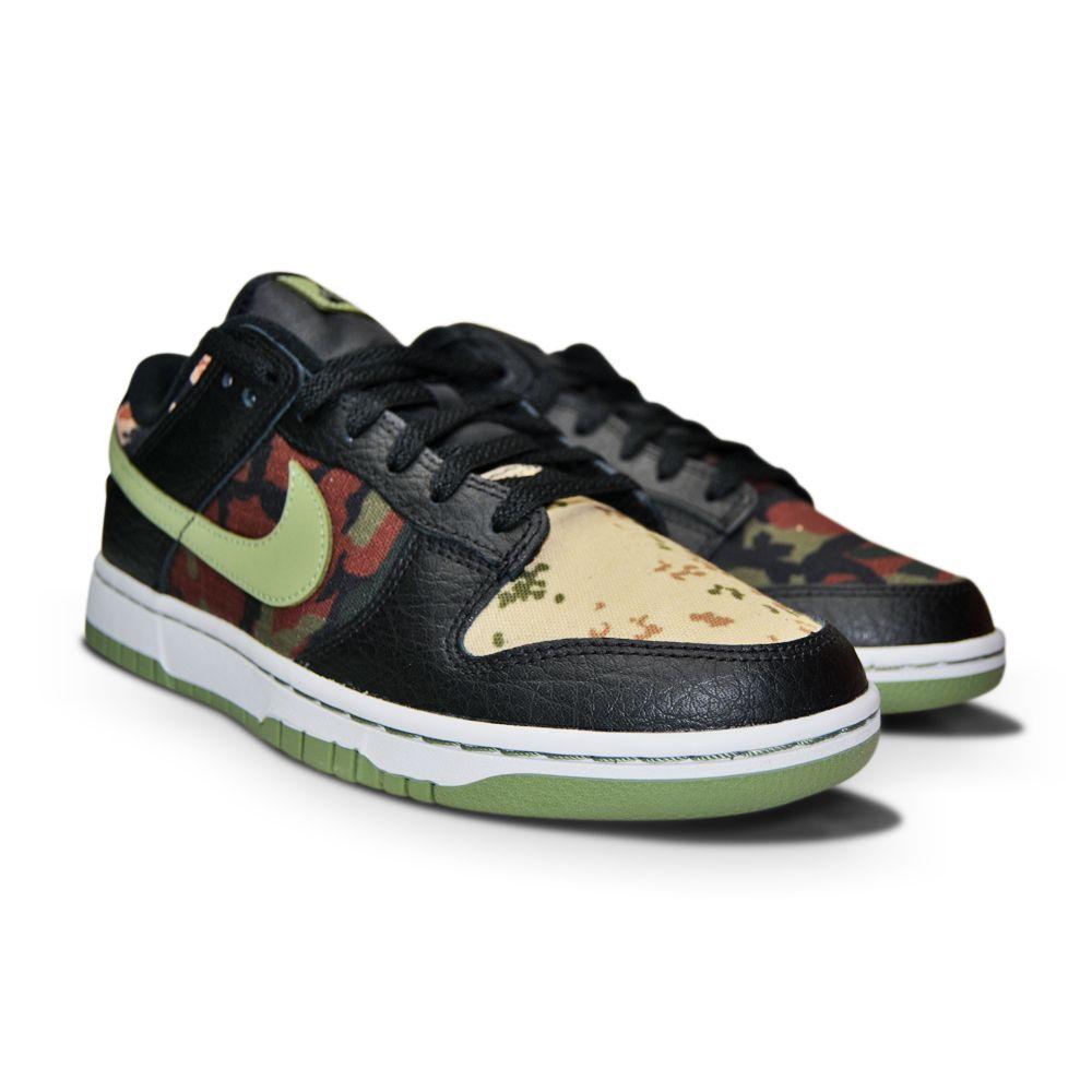 multi camo dunks black
